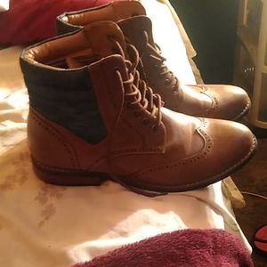 A pair or men's boat ..size 10